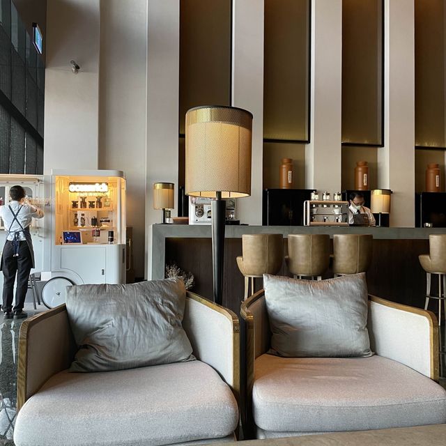 The luxurious lobby of Silk Place Tainan
