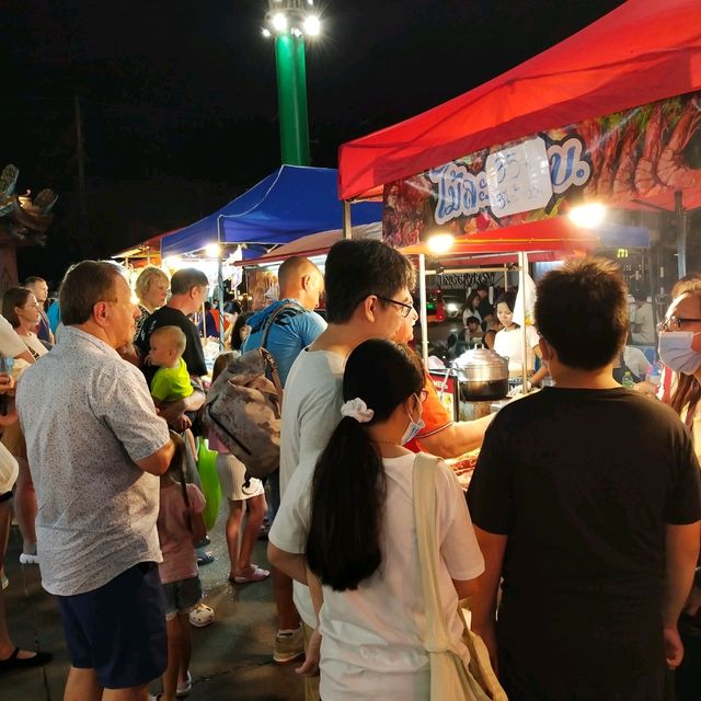 ตลาดสดบ้านส้าน อาหารถูกและอร่อย