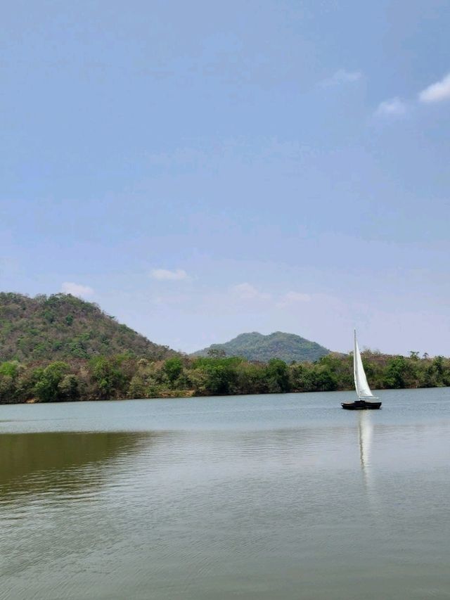 👨‍👩‍👧 Family day at .. InLaYa.. Ratchaburi ⛵️⛵️