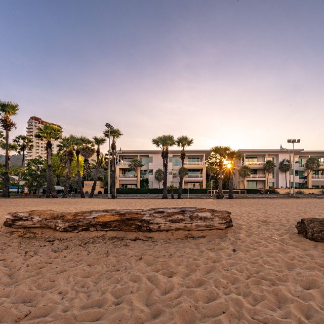 Paradox Resort Phuket ที่พักเลิศติดหาดกะรน🏝️
