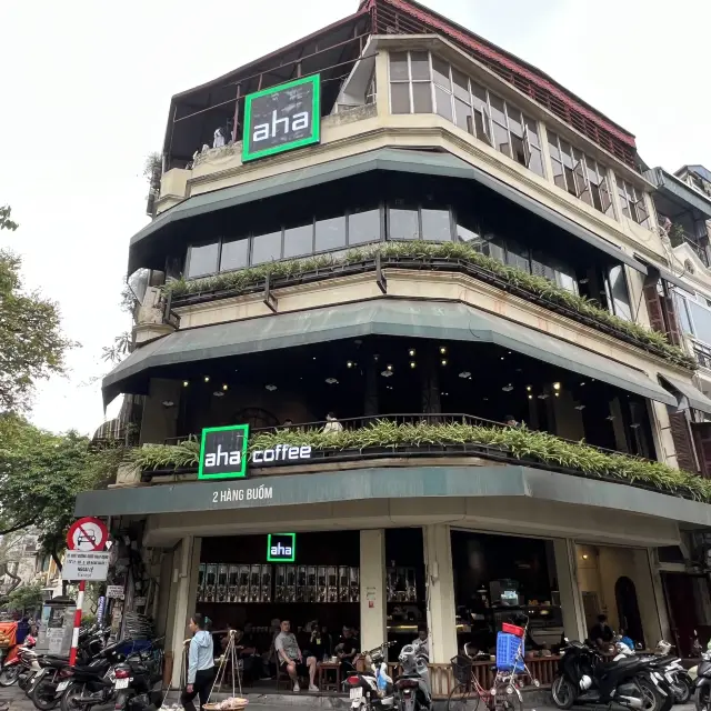 Busy Hanoi Old Quarter 