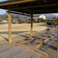 長達101公尺的「天然足湯」