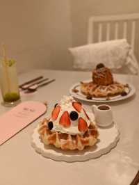 【東京】可愛らしいカフェのクロッフルが絶品！