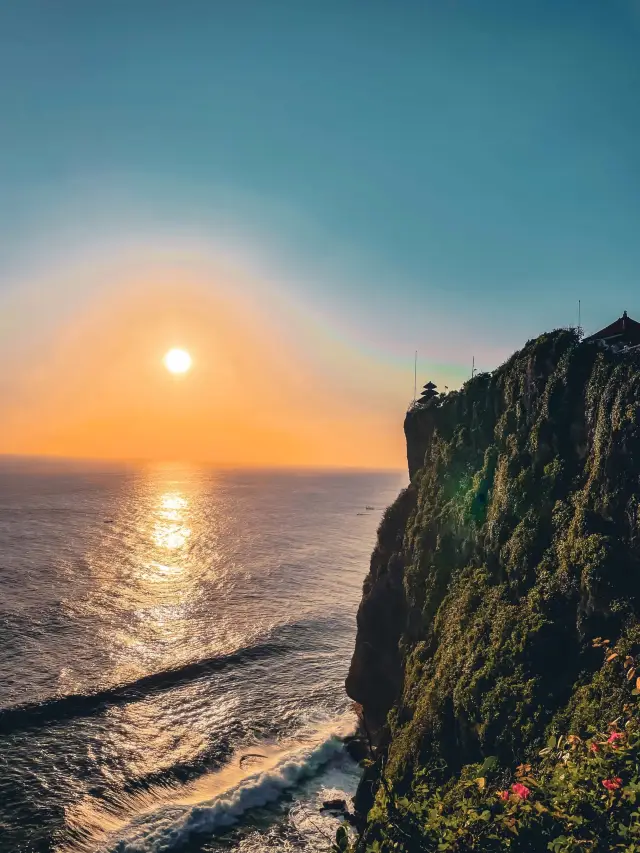 Stunning Sunsets @ Uluwatu Temple