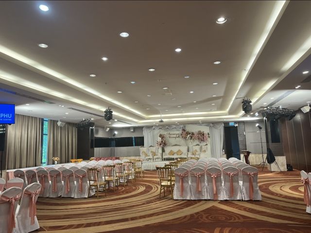  โรงแรมบุรีศรีภู คอนเวนชั่น เซ็นเตอร์ 