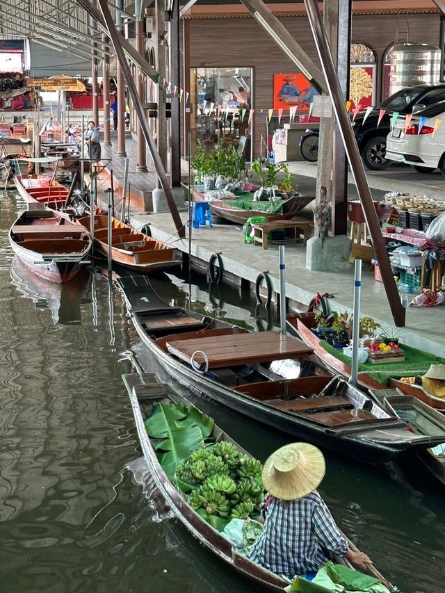 ตลาดน้ำดำเนินสะดวก