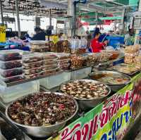 สะพานปลาอ่างศิลา ตลาดอาหารทะเลและของฝาก จ.ชลบุรี