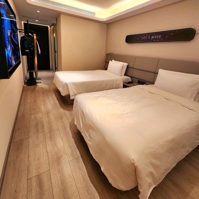 年青簡約風的輕居酒店