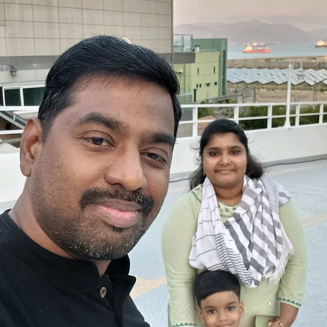 HAPPY FAMILY AND WELCOME WINTER TRIP