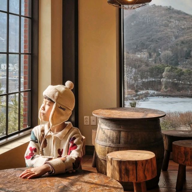 산장느낌 카페