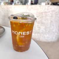 แจกพิกัดคาเฟ่สุดมินิมอล ภูเก็ต ✨🫧