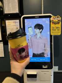 有名KPOPアイドルがカフェとコラボ❤️がホンデに✨