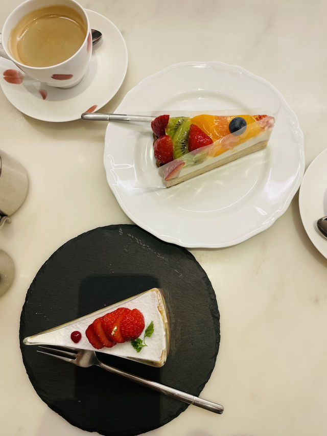 【大阪府】まるでホテルのラウンジで過ごしているようなカフェ