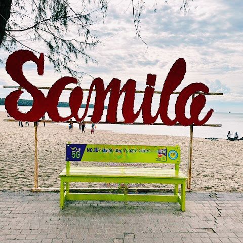 Samila Beach: Thailand's Coastal Gem 🏝️🌊