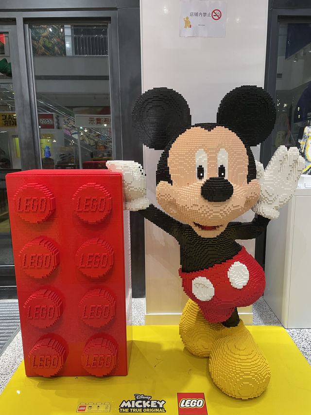 🏰🎠 **探索奇幻之旅：上海迪士尼小鎮**