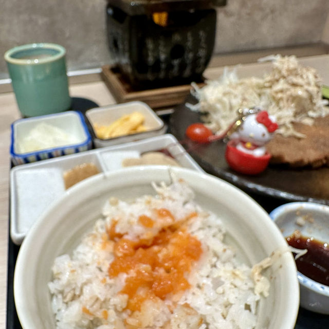 遠百A13館10樓（炸牛元村）非吃不可美食