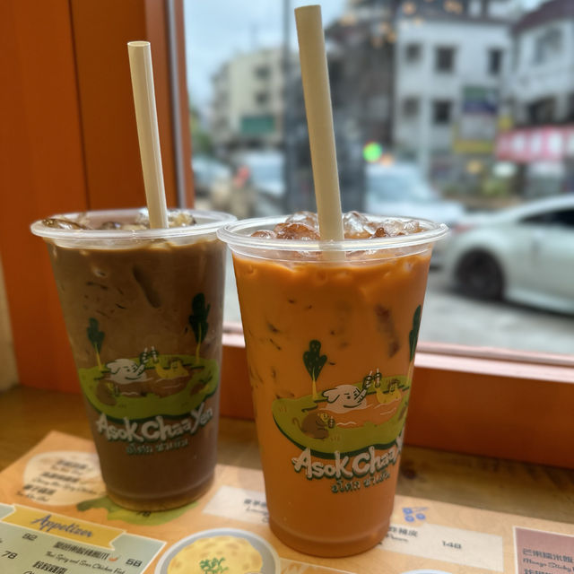 日賣300碗·30斤牛骨熬煮12小時．招牌阿叔船麵