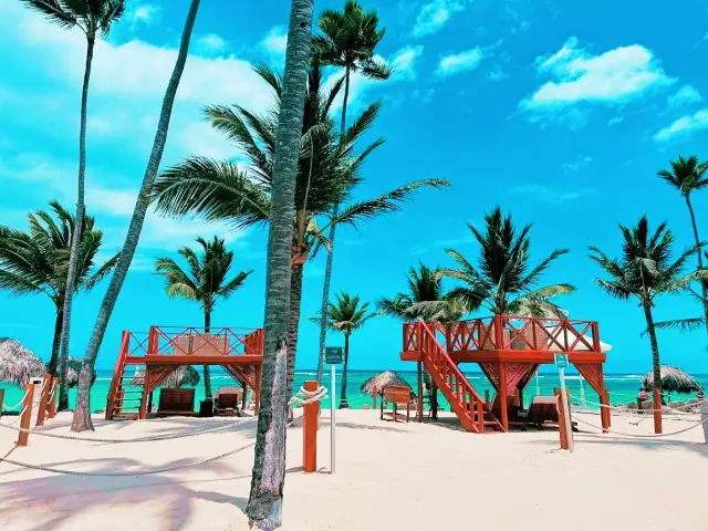 🏖️ Beach Fun at Majestic Mirage 