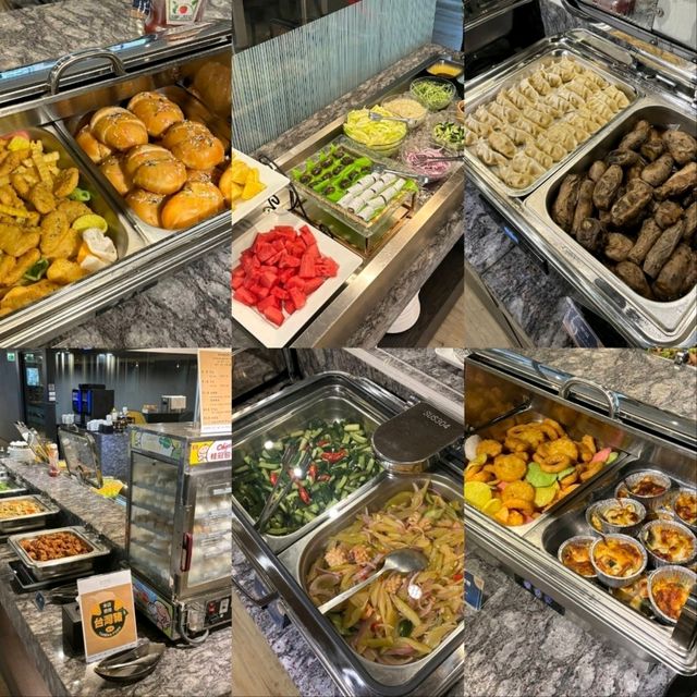 高雄四星級飯店，附近有餐廳和停車場