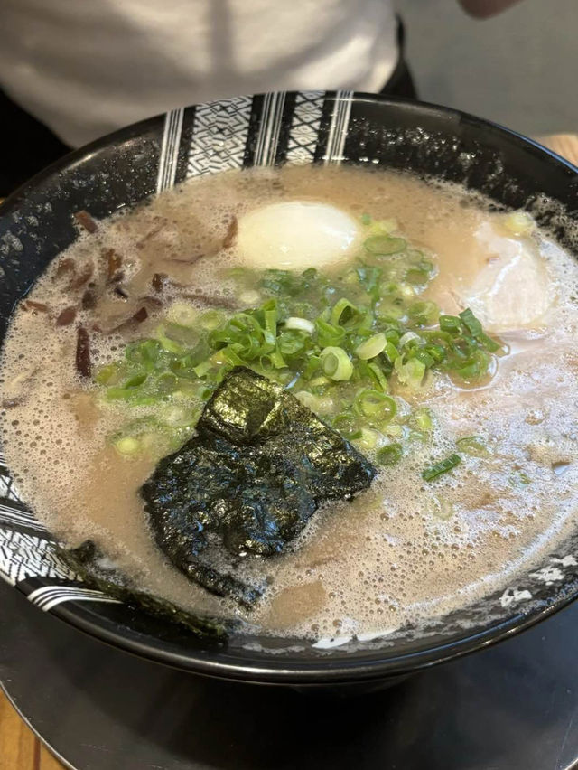 【福岡ラーメン】ランチやディナータイムは特に行列のラーメン店
