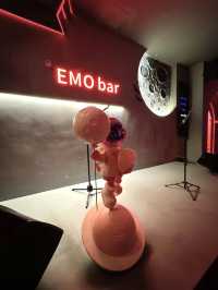 EMO bar - 有現場音樂表演的清吧🍻