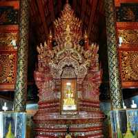 วัดพระสิงห์ กราบสักการะพระพุทธสิหิงค์(พระสิงห์)