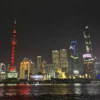 Lost among Shanghai🥟 mesmerizing skyline