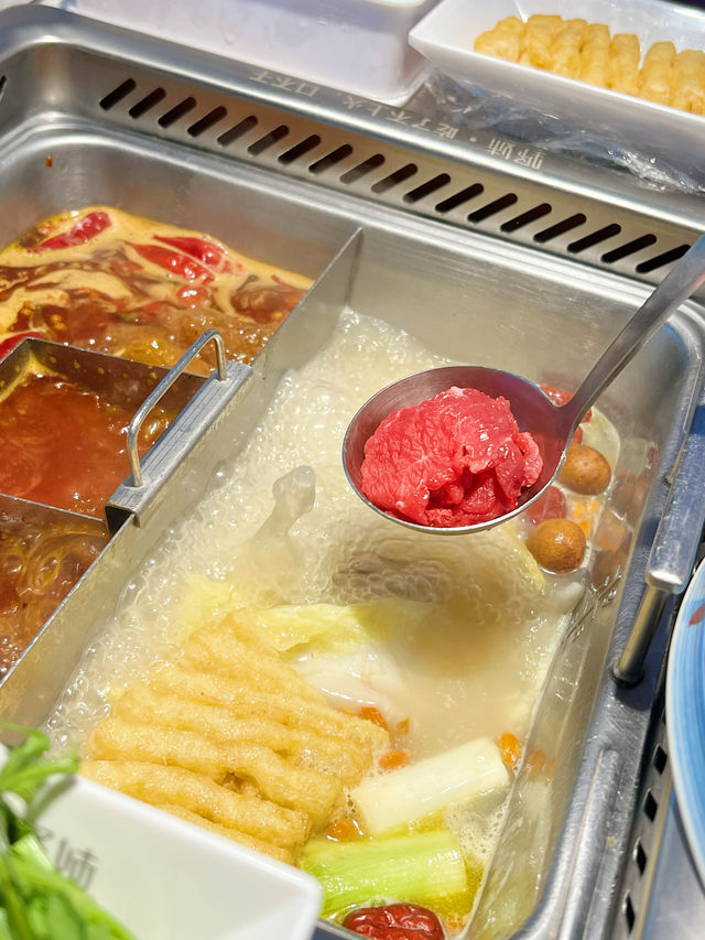 「野妹經典火鍋」新鮮食材，超市型火鍋店