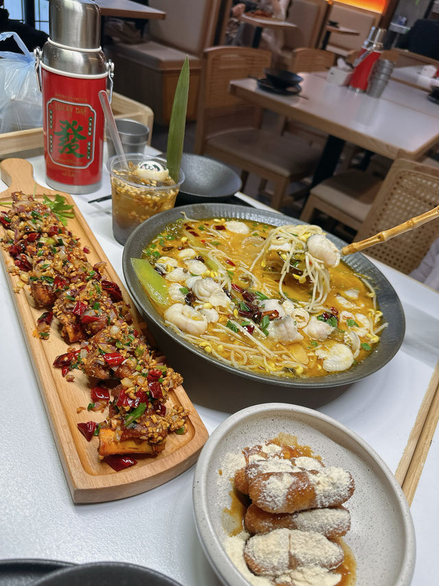 銅鑼灣正宗川菜金湯酸菜魚🌶️｜川火堂