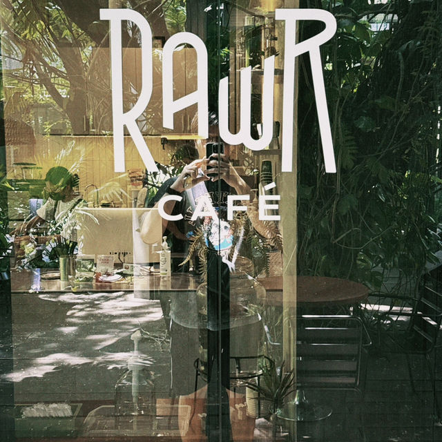 Rawr Cafe: ป่ากลางเมือง สุขุมวิทที่ไม่ควรพลาด