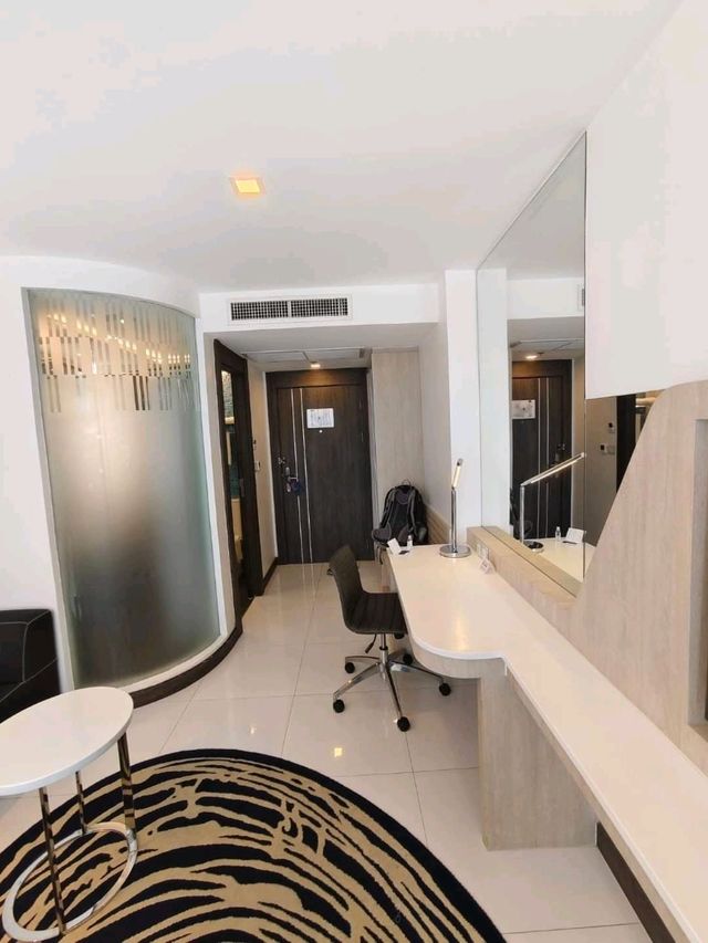 รีวิวโรงแรม Holiday inn express Pattaya central
