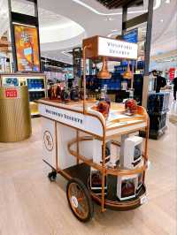 Shopping at Changi Airport: A Retail Paradise