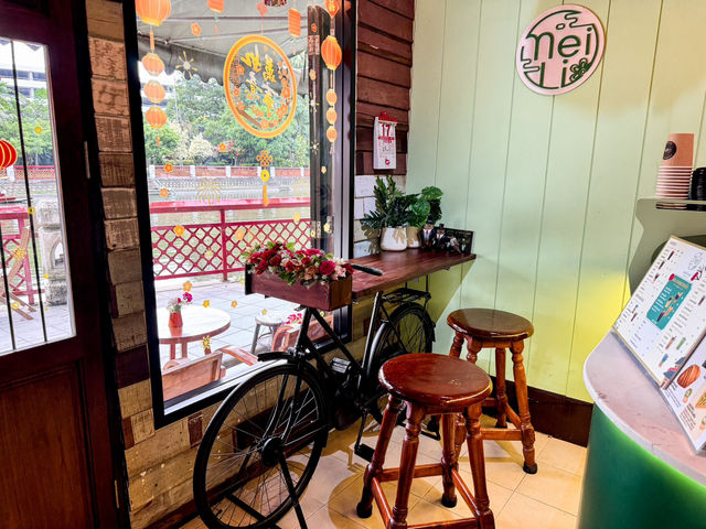 คาเฟ่ริมคลองภาษีเจริญ Meili cafe