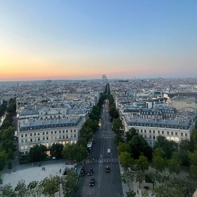 Sun-Kissed Splendor: Arc de Triomphe's Twilight Majesty