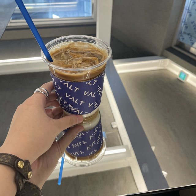 【韓国】ブルーがシグニチャーカラー💙ヨンナムにあるヒップなカフェ 【韓国】ブルーがシグニチャーカラー💙ヨンナムにあるヒップなカフェ