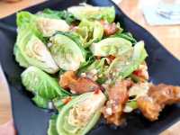 “ครัวปีกไม้” ร้านอาหารถนนศรีนครินทร์