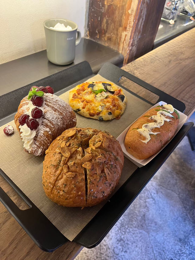 【韓国カフェ】韓屋をリノベーションした映えパン屋🥖