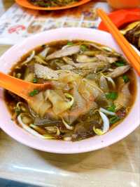 Local Favourites Yong Peng Duck Noodles 