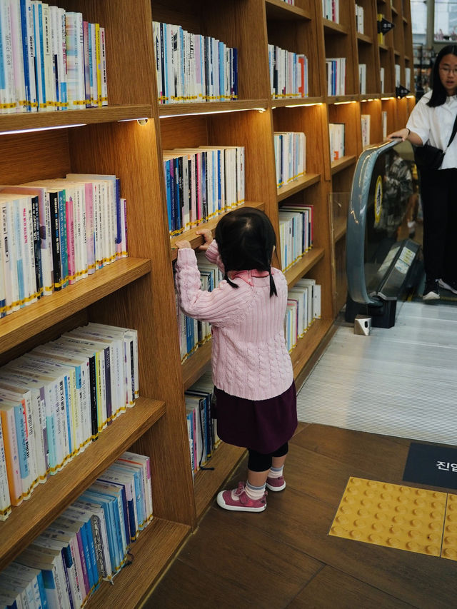 Coex Starfield library - A must check-in spot for book lovers