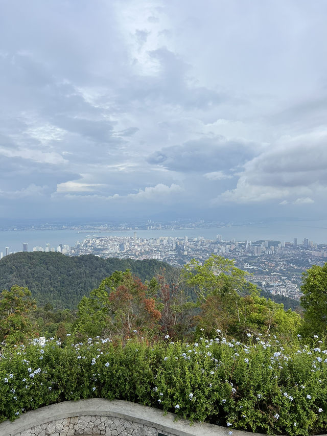 Taking The Tram up to Penang Hill, Malaysia 🇲🇾