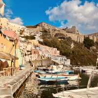 Don’t miss the colourful island of Procida 🇮🇹 