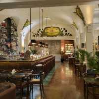金邊萊佛士 Elephant Bar，世界30大酒吧