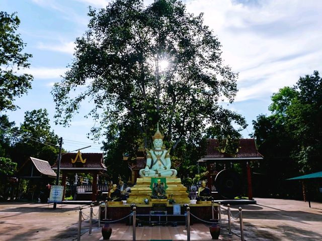 โบสถ์สวย ศิลปะล้านนา ไทย อีสาน 
