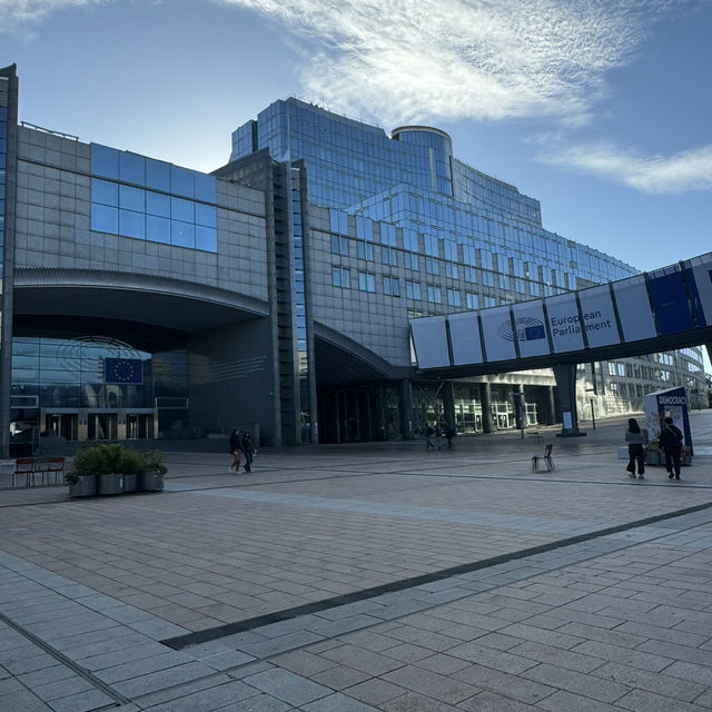 European Parliament - Free & Enjoyable 