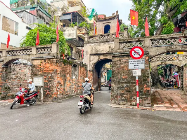 Ô Quan Chưởng..P. Mã Mây 古街入口