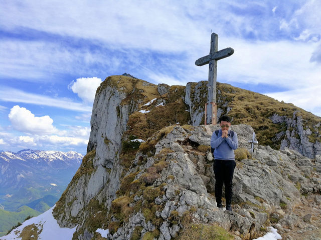 A Timeless Alpine Escape of Majestic Views and Tranquil Waters: St. Wolfgang