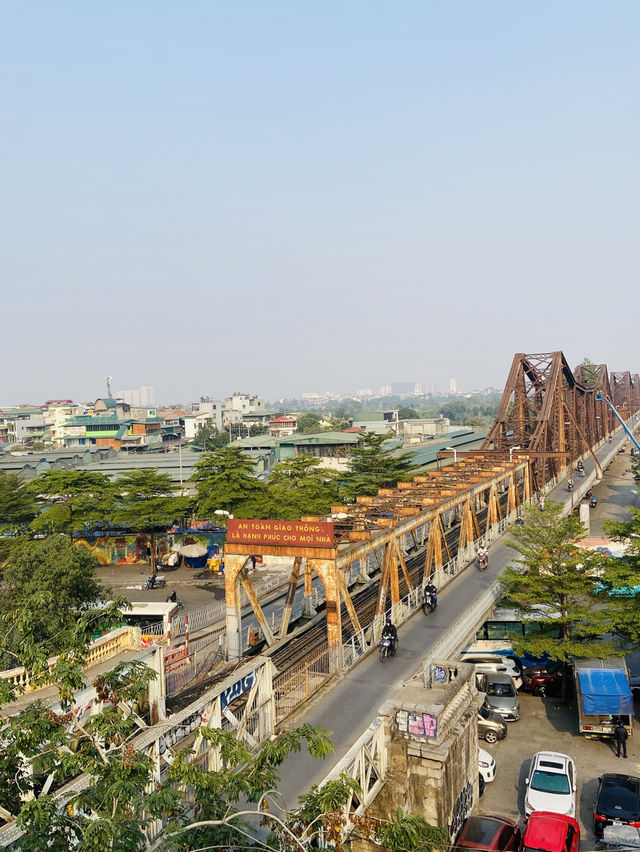 Perfect spot to admire the beautiful of oldest bridge