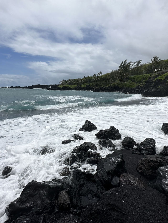 Beautiful Black Sand beach in Hawaii! 