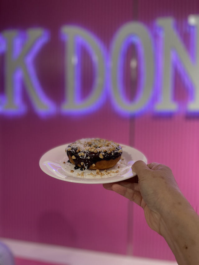 粉紅甜蜜的旅行日記：曼谷Duck Donuts Thailand美食！✨🍩