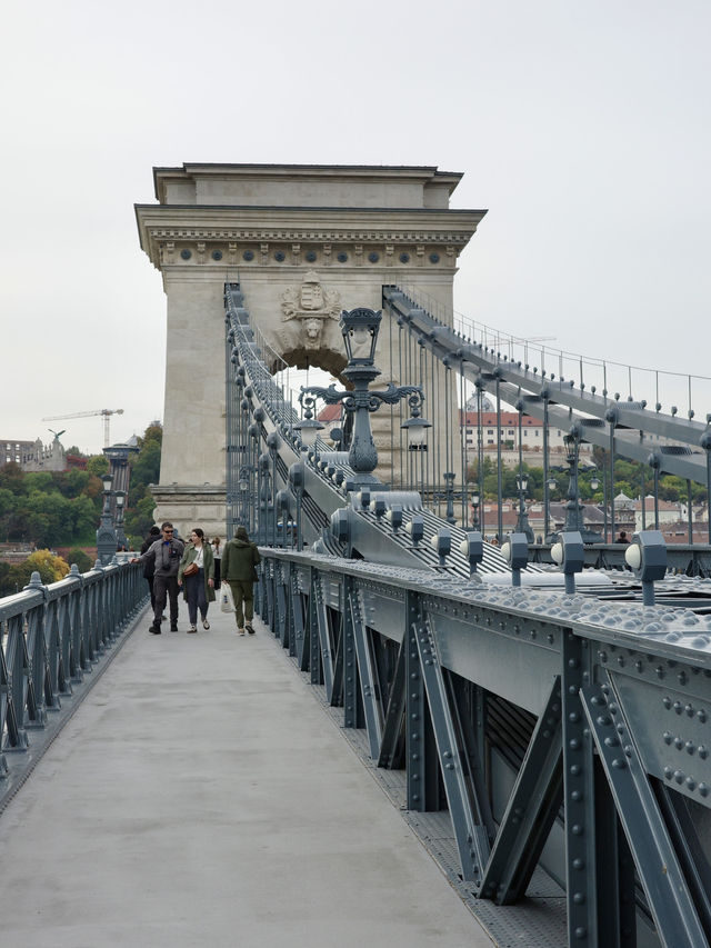 📍セーチェーニ鎖橋
